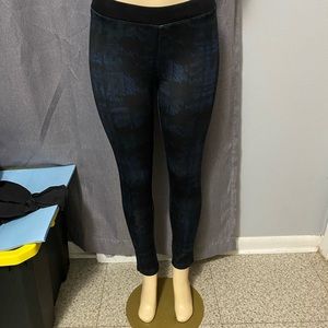 En muy buena condiciones tela suave y muy cómoda